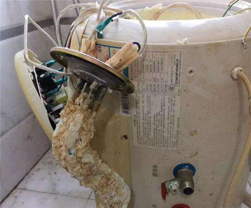 ���ڻ�����ˮ����ж��ϴ�����X(qi��n)_��(zhu��n)�I(y��)����(w��)