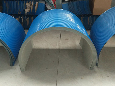  皮帶機(jī)防雨罩的工作狀態(tài)