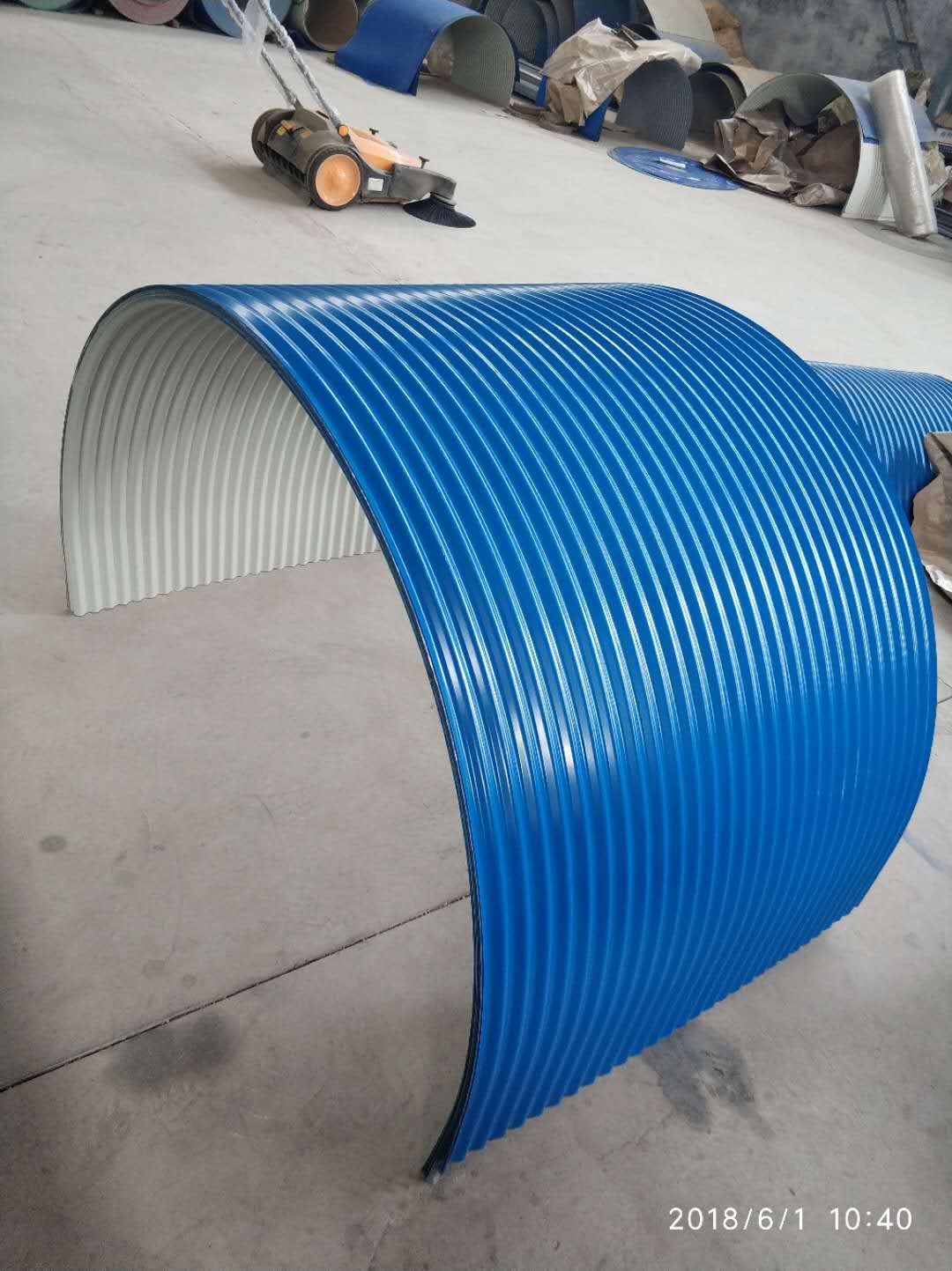  防雨罩承板特點